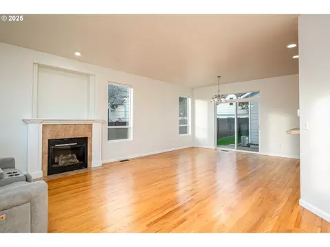 Living - 1113 W Powell Blvd, Gresham, OR 97030 photo 3 of 3