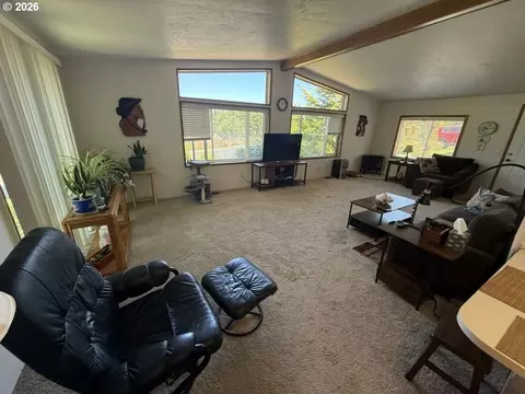 Living - 401 Hillside Loop, Seaside, OR 97138 photo 1 of 3