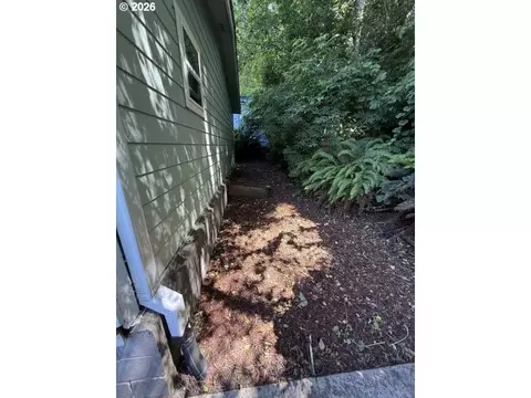 Exterior - 401 Hillside Loop, Seaside, OR 97138 photo 2 of 10