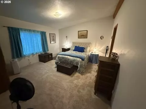Bedroom - 401 Hillside Loop, Seaside, OR 97138 photo 5 of 7
