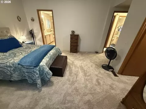 Bedroom - 401 Hillside Loop, Seaside, OR 97138 photo 6 of 7
