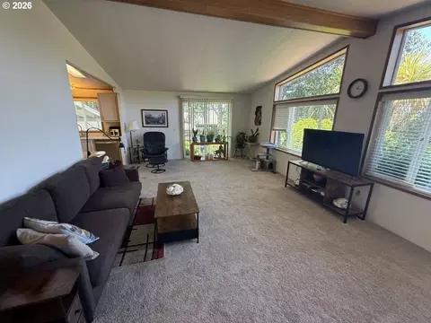Living - 401 Hillside Loop, Seaside, OR 97138 photo 3 of 3