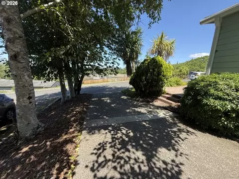 Exterior - 401 Hillside Loop, Seaside, OR 97138 photo 7 of 10