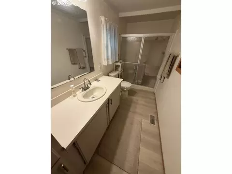 Bath - 401 Hillside Loop, Seaside, OR 97138 photo 3 of 3