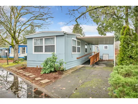 1475 Green Acres Rd #175, Eugene, OR 97408