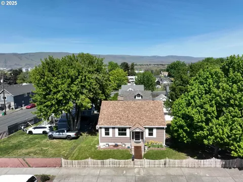 719 W 11th St, The Dalles, OR 97058