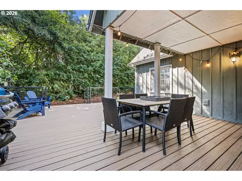 Exterior - 75 Marlboro Ln, Eugene, OR 97405 photo 11 of 12