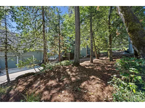Exterior - 75 Marlboro Ln, Eugene, OR 97405 photo 3 of 12