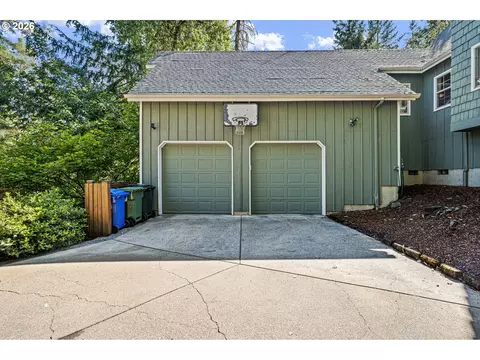 Exterior - 75 Marlboro Ln, Eugene, OR 97405 photo 1 of 12