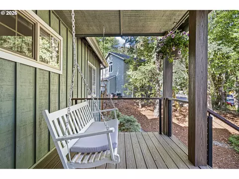 Exterior - 75 Marlboro Ln, Eugene, OR 97405 photo 2 of 12