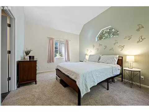 Bedroom - 75 Marlboro Ln, Eugene, OR 97405 photo 1 of 4