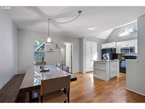 Dining - 75 Marlboro Ln, Eugene, OR 97405 photo 2 of 2