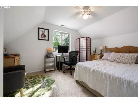 Bedroom - 75 Marlboro Ln, Eugene, OR 97405 photo 3 of 4