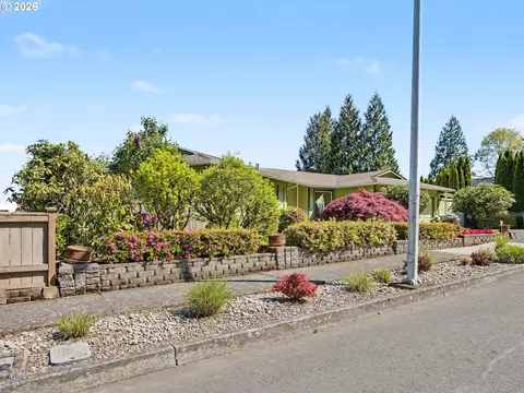 Exterior - 407 SW 7th St, Gresham, OR 97080 photo 11 of 11