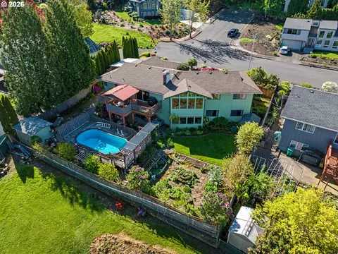View/Area - 407 SW 7th St, Gresham, OR 97080 photo 2 of 3