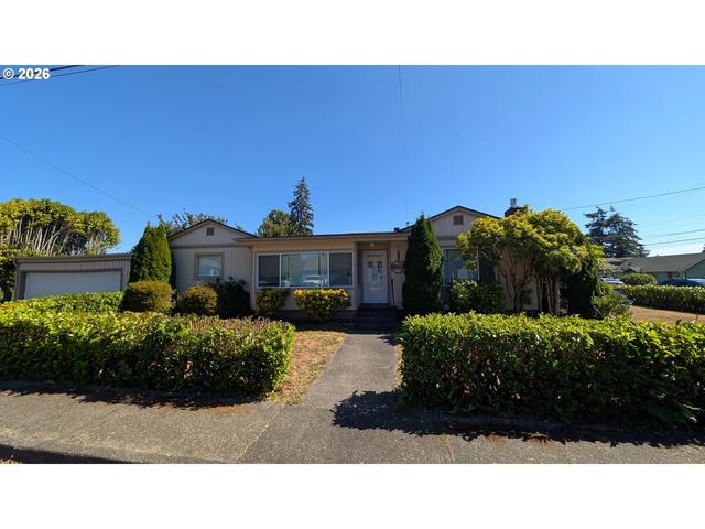 1095 W 11th St, Coquille, OR 97423