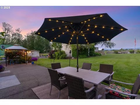Exterior - 31563 SE Lusted Rd, Gresham, OR 97080 photo 4 of 8