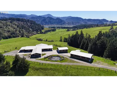94621 N Bank Rogue River Rd, Gold Beach, OR 97444