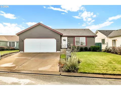 5268 Olympic Cir, Eugene, OR 97402