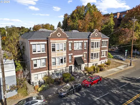 1529 SE Hawthorne Blvd, Portland, OR 97214