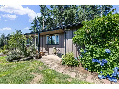 770 Eastview Dr, Cottage Grove, OR 97424