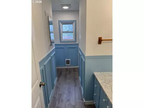 Entry Way - 3820 Dove Ln, Eugene, OR 97402 photo 2 of 2
