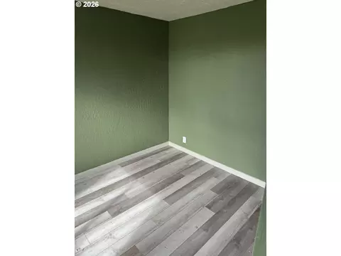 Bedroom - 3820 Dove Ln, Eugene, OR 97402 photo 2 of 2