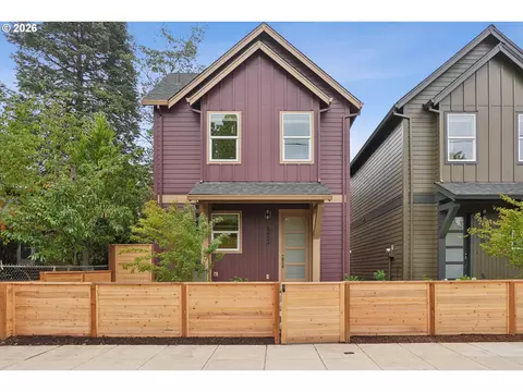 5452 NE Prescott St #3, Portland, OR 97218