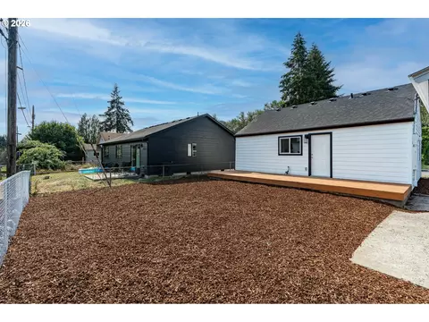 Exterior - 252 Douglas St, Longview, WA 98632 photo 8 of 8