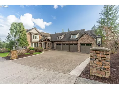 8910 SE Denali Dr, Happy Valley, OR 97086