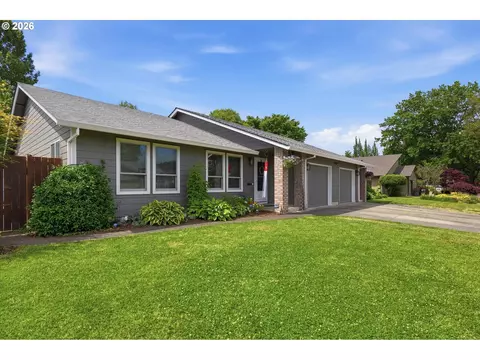 1546 SW Harbor Dr, Mcminnville, OR 97128