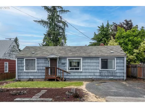 1252 8th St, Springfield, OR 97477