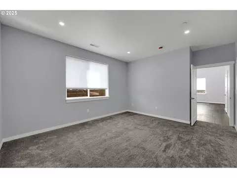 Other - 2132 Willona Dr, Eugene, OR 97408 photo 5 of 10