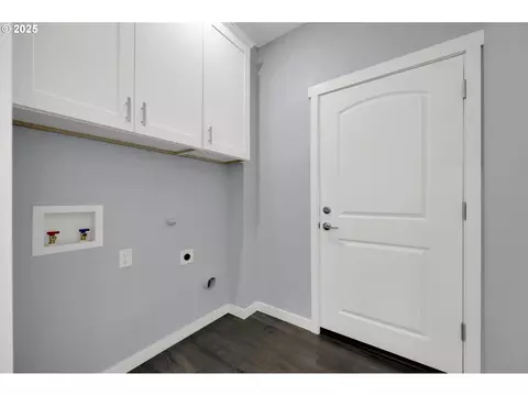 Other - 2132 Willona Dr, Eugene, OR 97408 photo 4 of 10