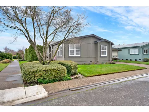 3355 N Delta Hwy #136, Eugene, OR 97408