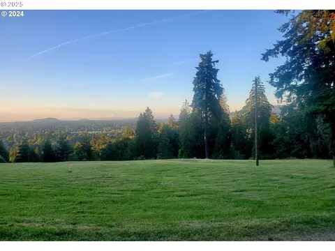 4915 SE Hill Rd, Milwaukie, OR 97267