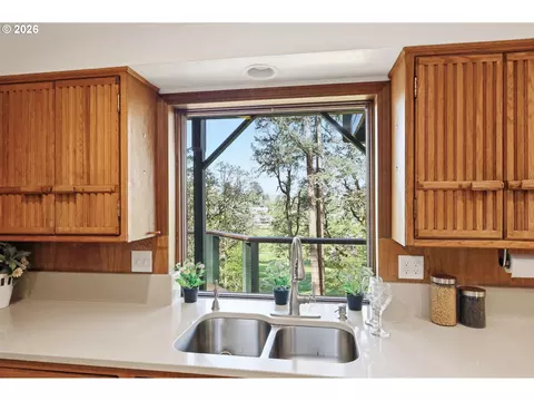 Kitchen - 2804 Arline Way, Eugene, OR 97403 photo 5 of 6