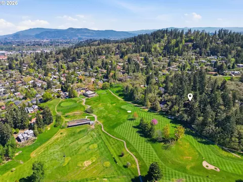 View/Area - 2804 Arline Way, Eugene, OR 97403 photo 2 of 3