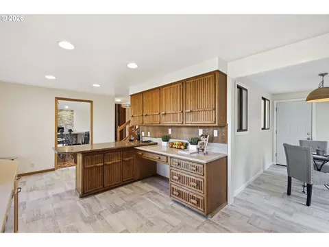 Kitchen - 2804 Arline Way, Eugene, OR 97403 photo 3 of 6