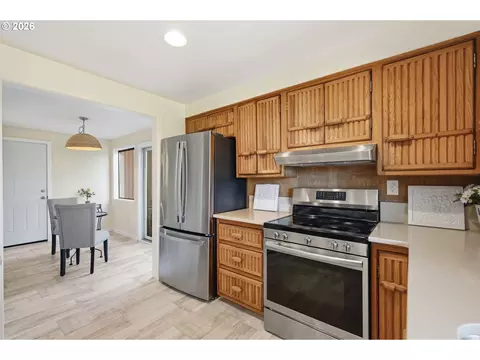 Kitchen - 2804 Arline Way, Eugene, OR 97403 photo 6 of 6