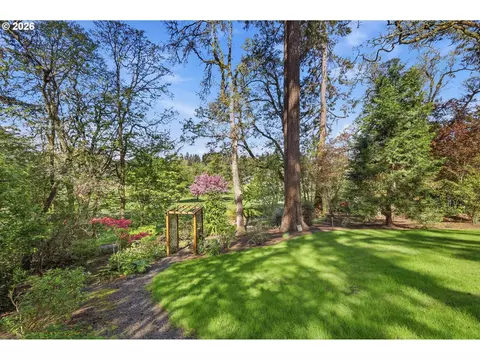 Exterior - 2804 Arline Way, Eugene, OR 97403 photo 10 of 10