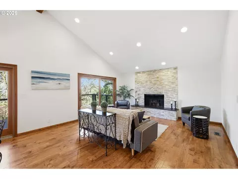 Living - 2804 Arline Way, Eugene, OR 97403 photo 2 of 3