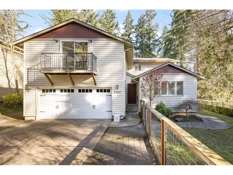 5797 Perrin St, West Linn, OR 97068