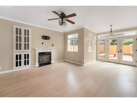 Living - 1871 Heitzman Way, Eugene, OR 97402 photo 3 of 6