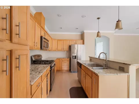 Kitchen - 1871 Heitzman Way, Eugene, OR 97402 photo 3 of 3