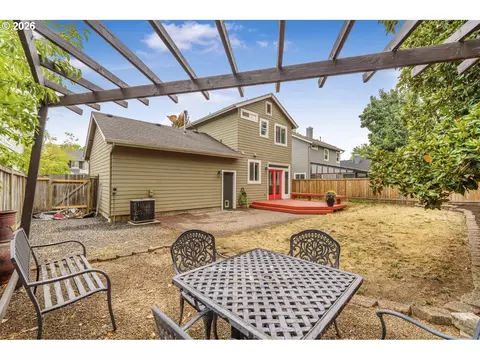 Exterior - 1871 Heitzman Way, Eugene, OR 97402 photo 4 of 5