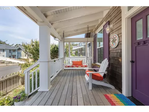 2586 SW Anemone Ave, Lincoln City, OR 97367