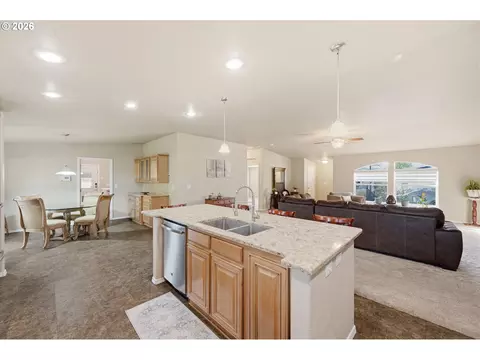 Kitchen - 1282 E 3rd St #59, Lafayette, OR 97127 photo 3 of 6