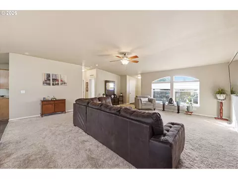 Living - 1282 E 3rd St #59, Lafayette, OR 97127 photo 3 of 4