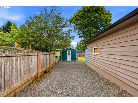 Exterior - 18121 SE Langensand Rd, Sandy, OR 97055 photo 5 of 6